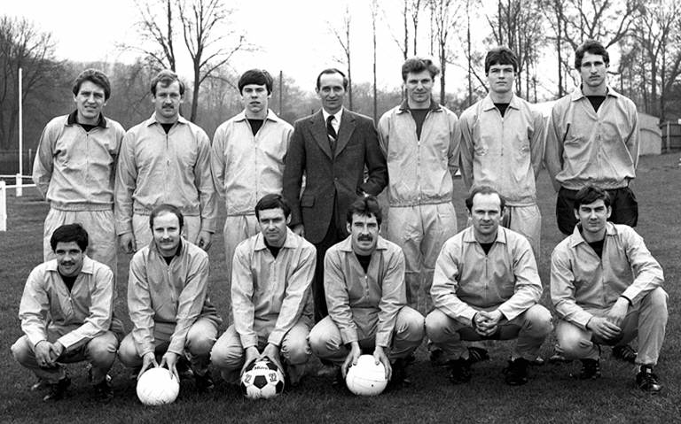 Football Team-1 wo