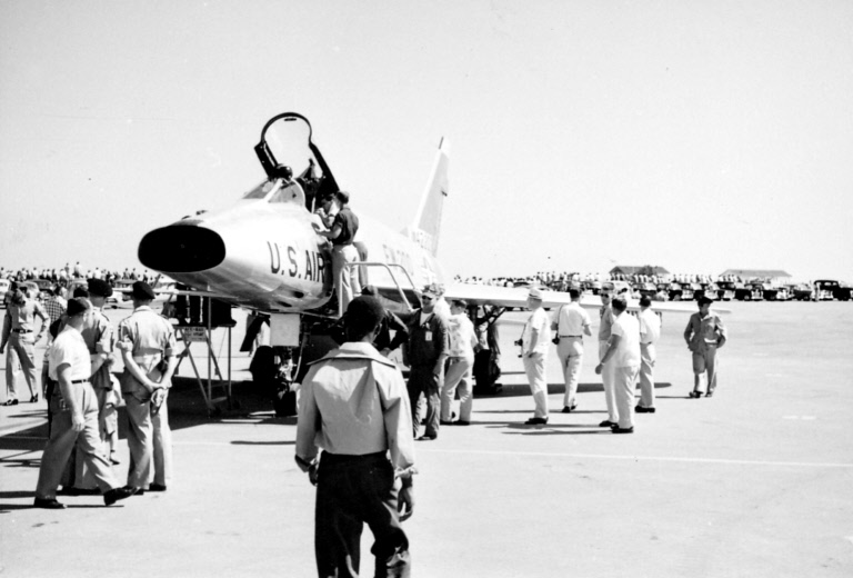 09 Wheelus F100 Super Sabre wo