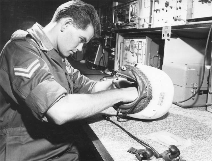 71 Ac Wksp Radio Bay_2 1967